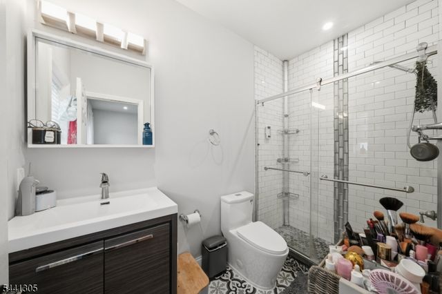19 Terhune Ave, Jersey City, NJ 07305