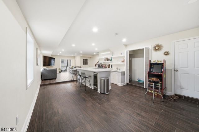 19 Terhune Ave, Jersey City, NJ 07305
