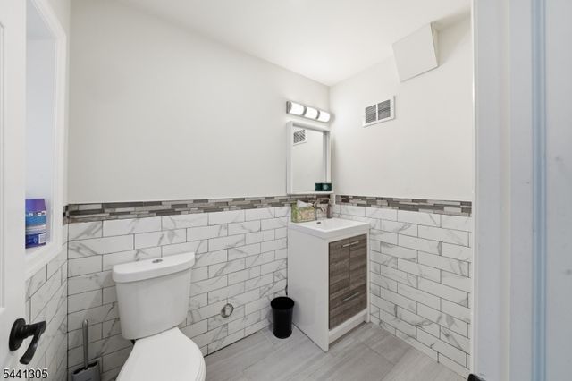 19 Terhune Ave, Jersey City, NJ 07305