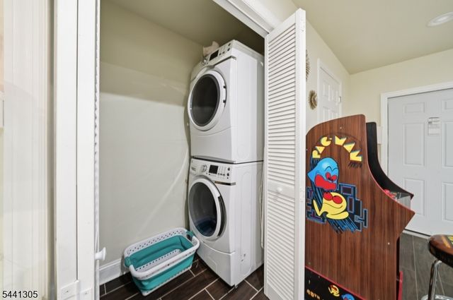 19 Terhune Ave, Jersey City, NJ 07305