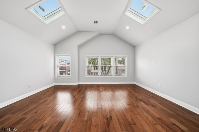 19 Terhune Ave, Jersey City, NJ 07305