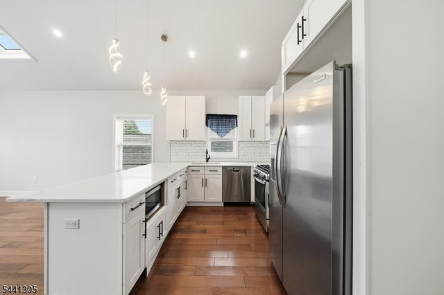 19 Terhune Ave, Jersey City, NJ 07305