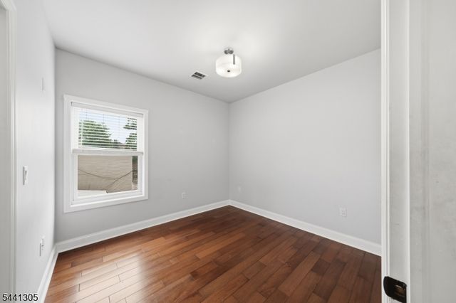 19 Terhune Ave, Jersey City, NJ 07305