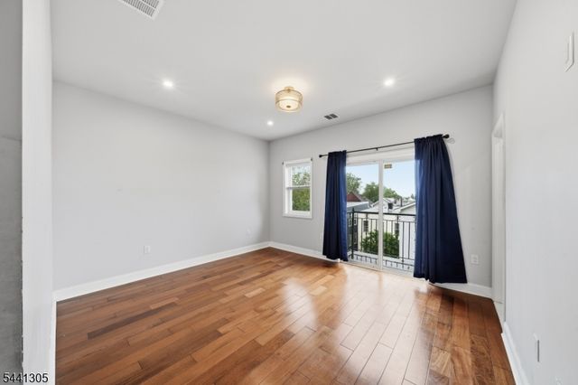 19 Terhune Ave, Jersey City, NJ 07305