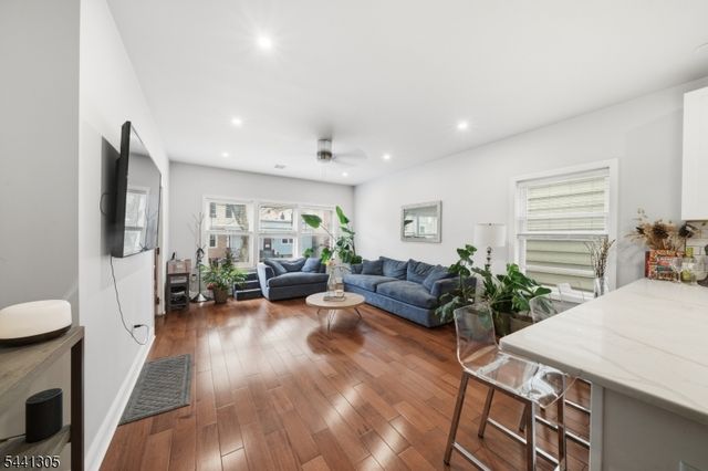 19 Terhune Ave, Jersey City, NJ 07305