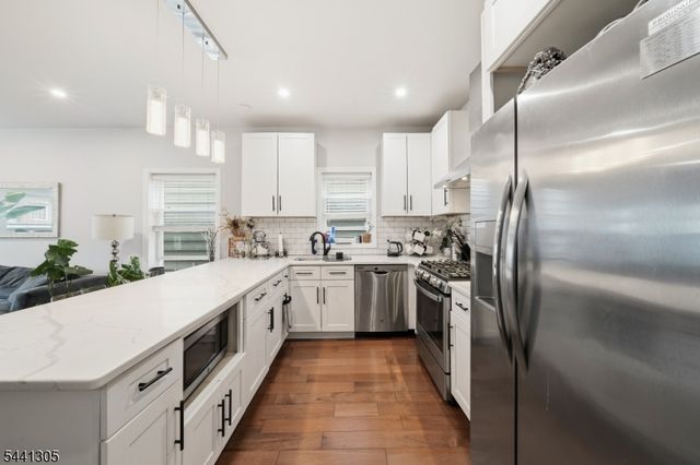 19 Terhune Ave, Jersey City, NJ 07305