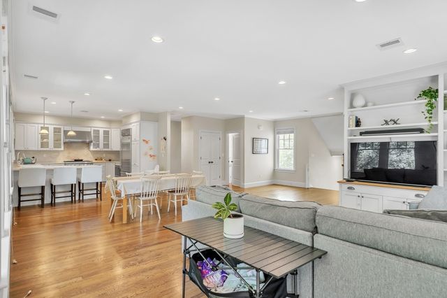 131 Winchester St 131, Brookline, MA 02446
