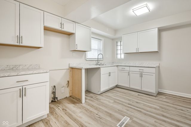 6245 Linda Lane, Indianapolis, IN 46241