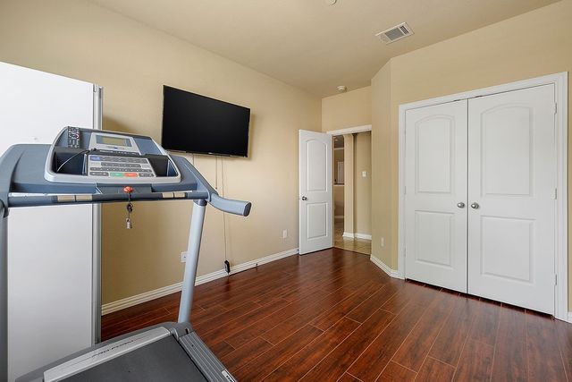 2007 SHOAL CREEK Trail, Garland, TX 75044