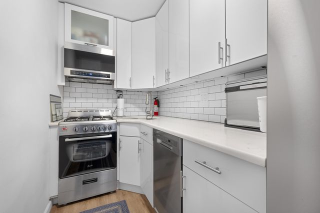 5440 Little Neck Pkwy Apt 6G, New York City, NY 11362