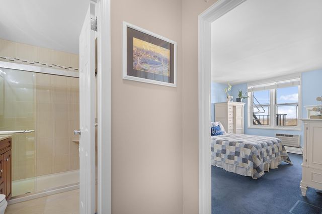 5440 Little Neck Pkwy Apt 6G, New York City, NY 11362