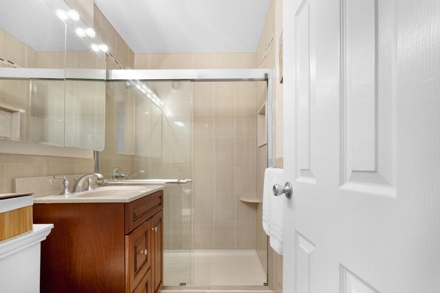 5440 Little Neck Pkwy Apt 6G, New York City, NY 11362