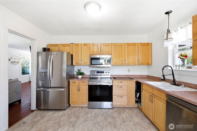 709 Celery Avenue, Algona, WA 98001