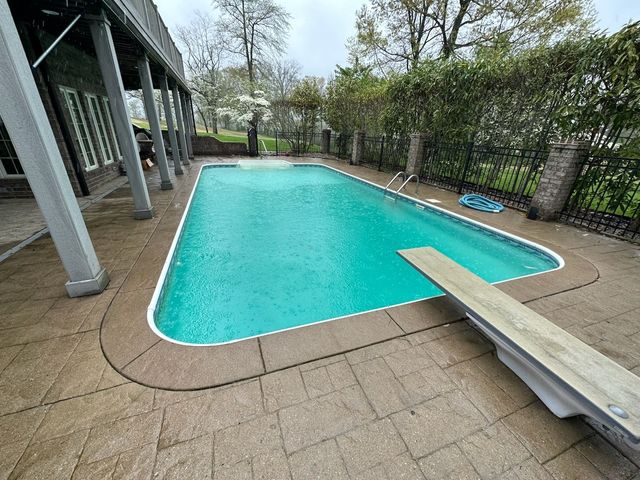 835 Savannah West Ct, Springfield, TN 37172