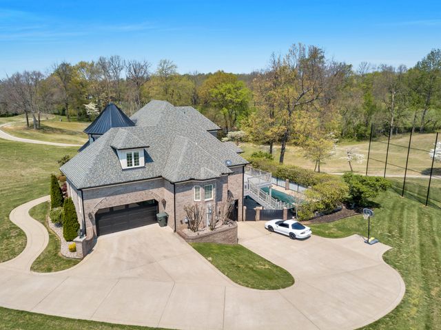 835 Savannah West Ct, Springfield, TN 37172