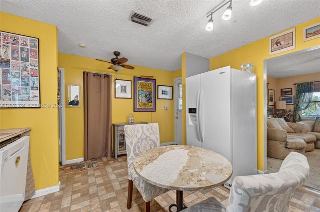 1490 NW 8th St, Homestead, FL 33030