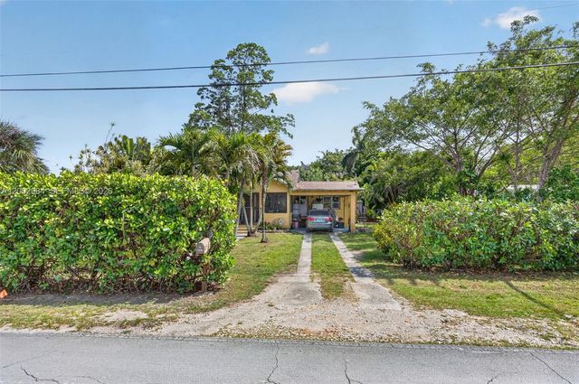 1490 NW 8th St, Homestead, FL 33030