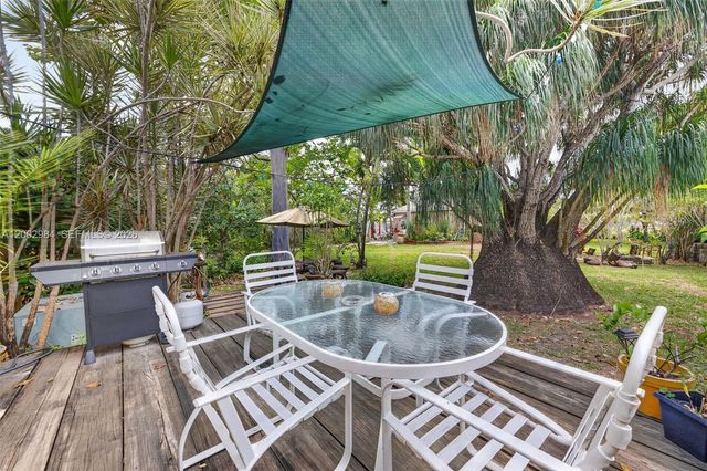 1490 NW 8th St, Homestead, FL 33030
