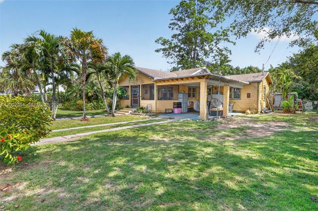1490 NW 8th St, Homestead, FL 33030