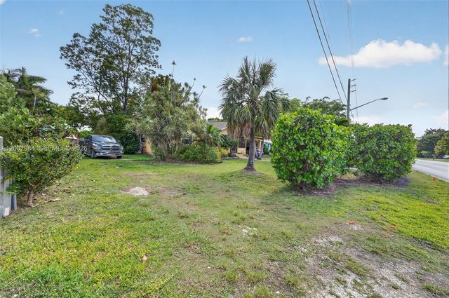 1490 NW 8th St, Homestead, FL 33030