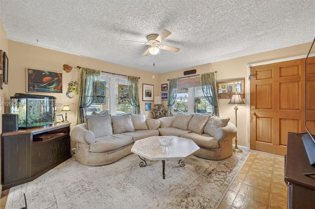 1490 NW 8th St, Homestead, FL 33030