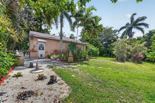1490 NW 8th St, Homestead, FL 33030