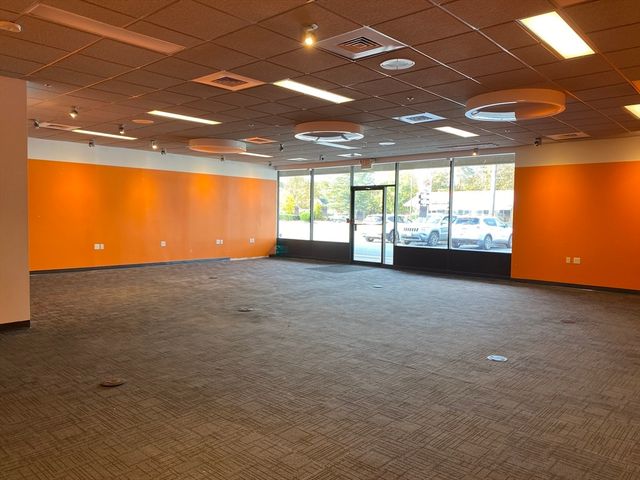 196 Main St, Stoneham, MA 02180