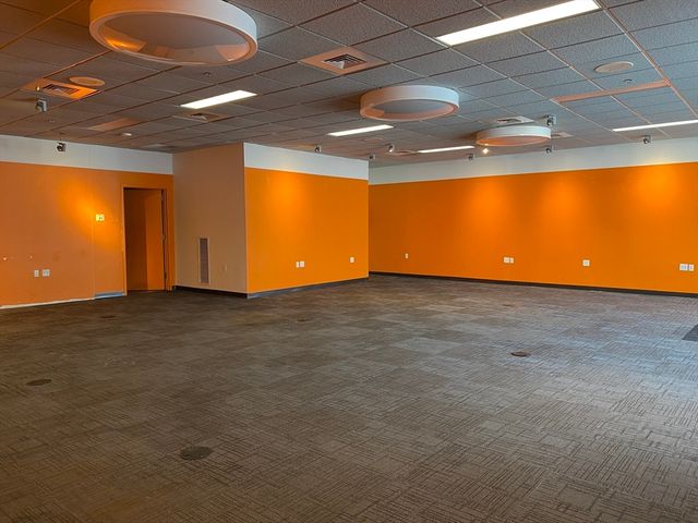 196 Main St, Stoneham, MA 02180