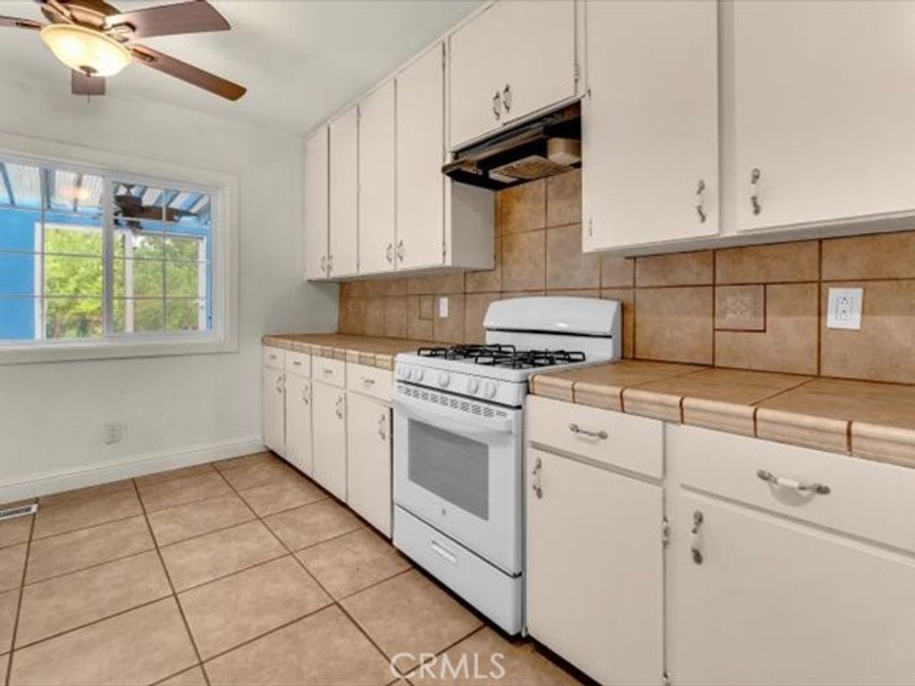 Image 15 of property listing at 1129 Dewsnup Avenue, Gridley, CA 95948