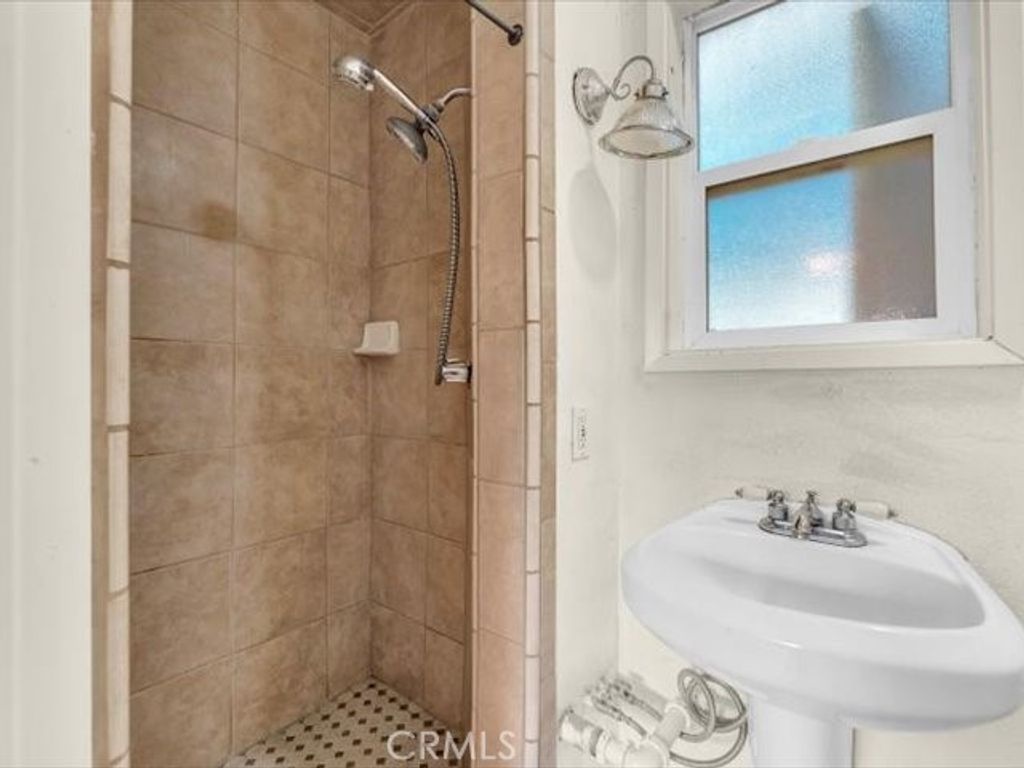 Image 21 of property listing at 1129 Dewsnup Avenue, Gridley, CA 95948