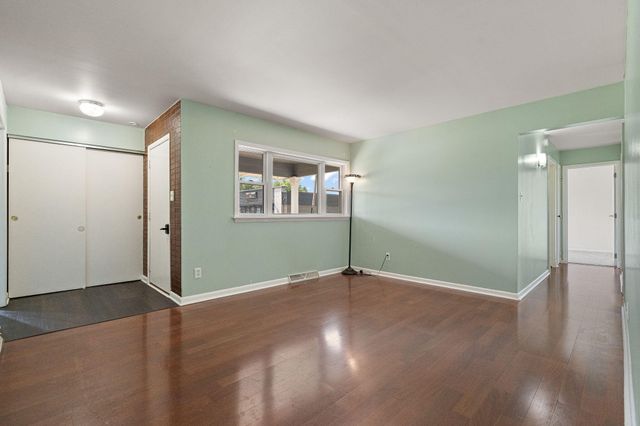 518 Merrillville Road, Crown Point, IN 46307