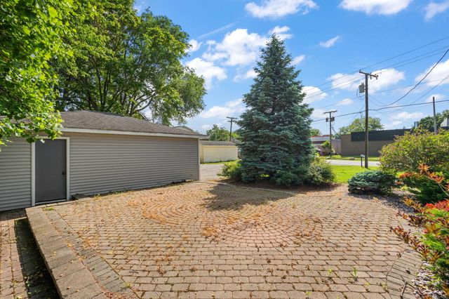 518 Merrillville Road, Crown Point, IN 46307