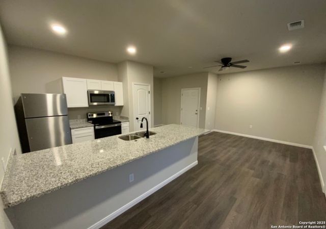 7602 Windsor Oaks, San Antonio, TX 78239