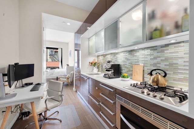 75 Wall St Apt 28I, New York City, NY 10005