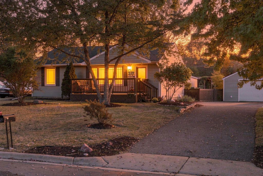 519 Doris Avenue, Shoreview, MN 55126 — exterior