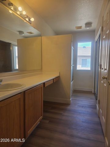 1442 E Mobile Lane Lane E, Phoenix, AZ 85040