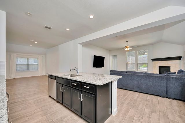 6149 Cobbetts Pond Lane, Fort Worth, TX 76179