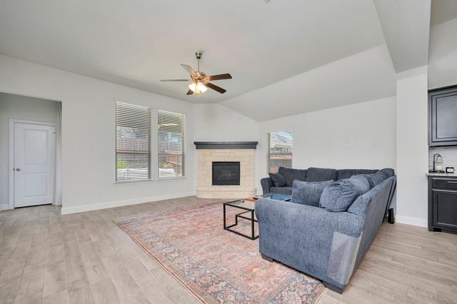 6149 Cobbetts Pond Lane, Fort Worth, TX 76179
