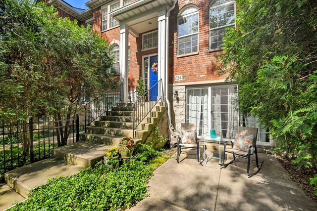 834 Shandrew Drive, Naperville, IL 60540