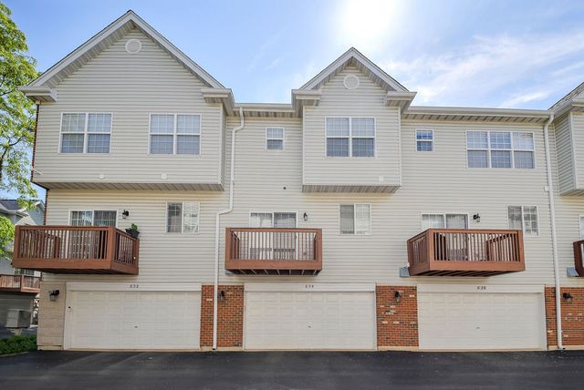 834 Shandrew Drive, Naperville, IL 60540
