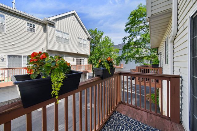 834 Shandrew Drive, Naperville, IL 60540