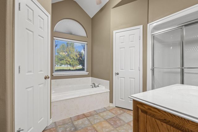 5025 Old Town Road, Whitesboro, TX 76273