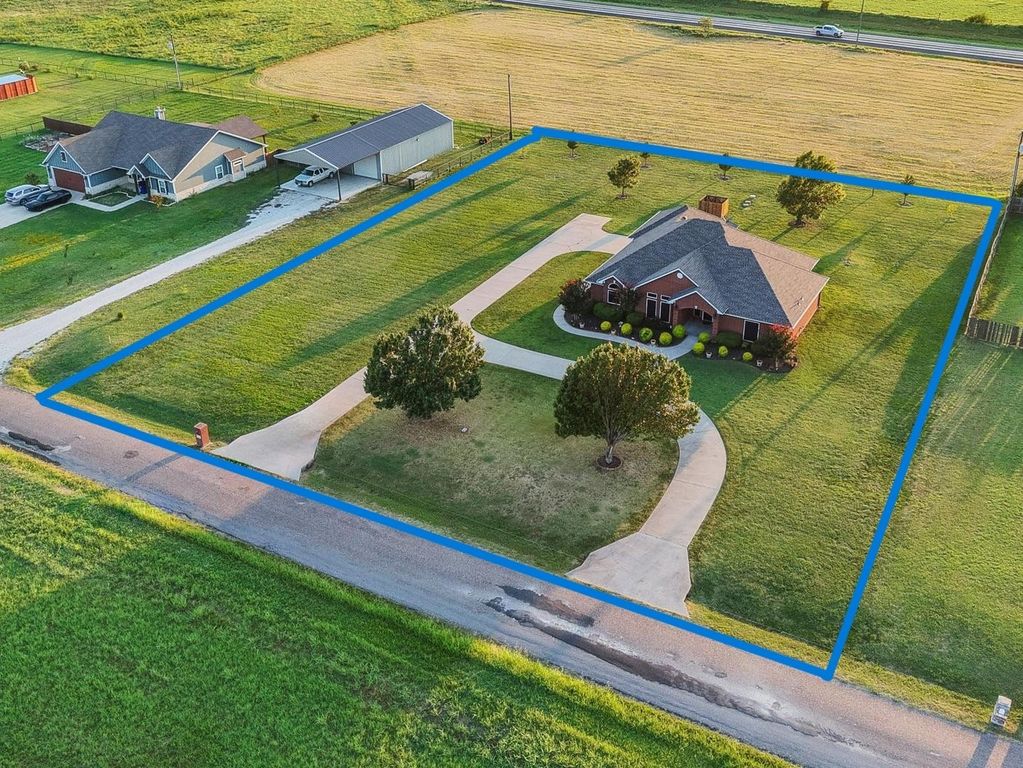 5025 Old Town Road, Whitesboro, TX 76273