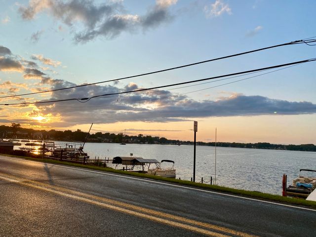 9070 Walnut Drive, Whitmore Lake, MI 48189