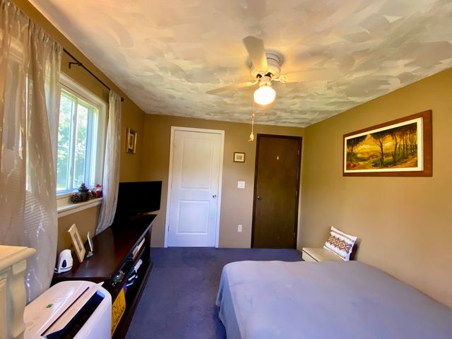 9070 Walnut Drive, Whitmore Lake, MI 48189