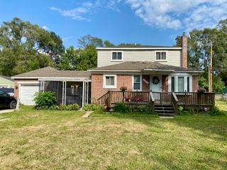 9070 Walnut Drive, Whitmore Lake, MI 48189