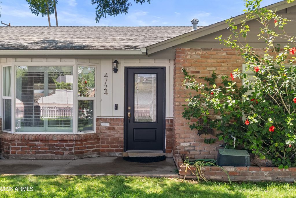 Image 4 of property listing at 4724 N 36TH Street, Phoenix, AZ 85018