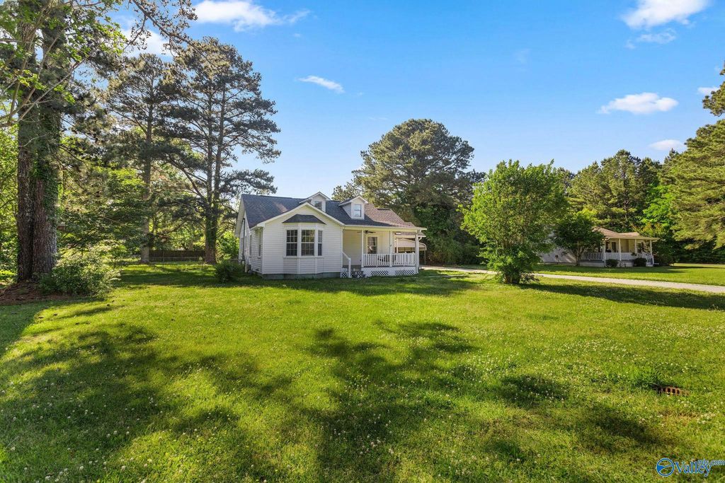 1123 Larry Street, Glencoe, AL 35905