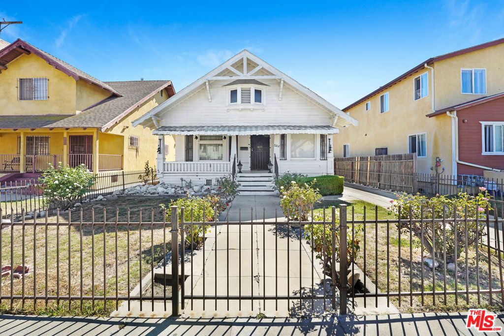 320 W 46th Street, Los Angeles, CA 90037 — exterior