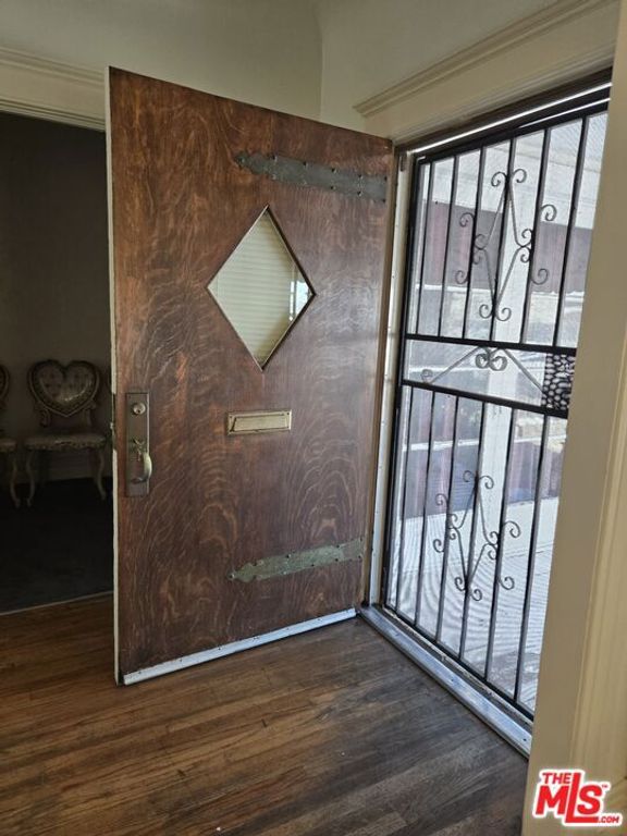 320 W 46th Street, Los Angeles, CA 90037 — photo 3